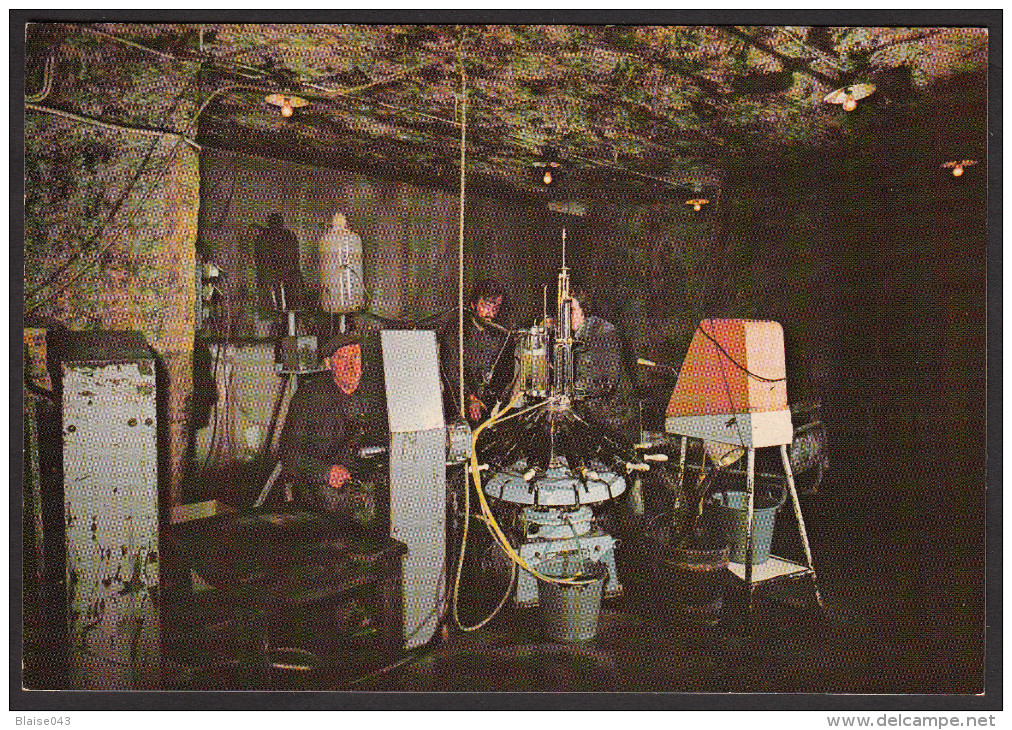 CPM VOUVRAY - Cave Coopérative - Vallée Coquette, Chantier De Dégorgement Après Mise En Bouteille - Vouvray