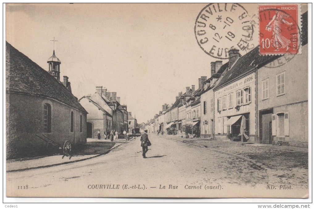 COURVILLE  LA RUE CARNOT  En 1919 - Courville