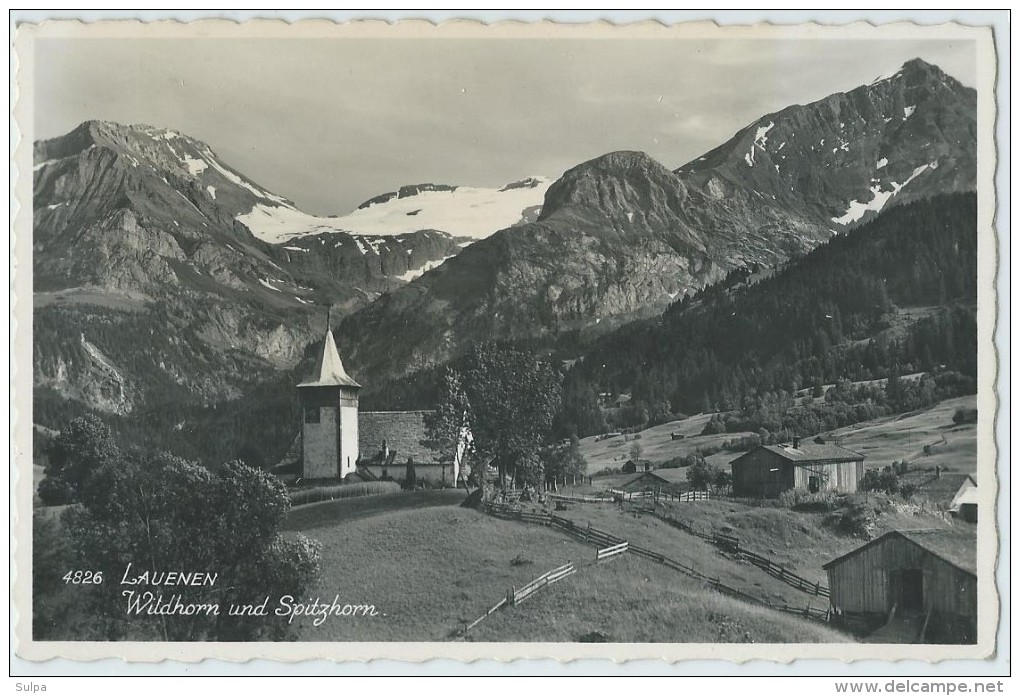 Lauenen - Kirche Und Häuser, Wildhorn Und Spitzhorn - Lauenen