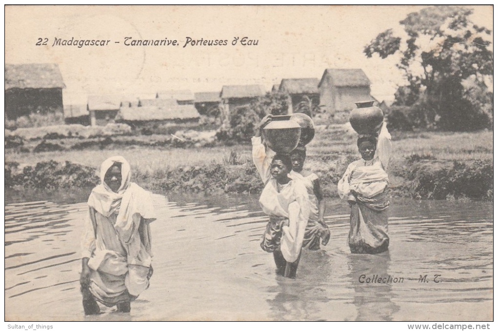 Cpa/pk 1912 Madagascar - Tananarive Porteuses D'Eau Henri Janssens - Madagascar