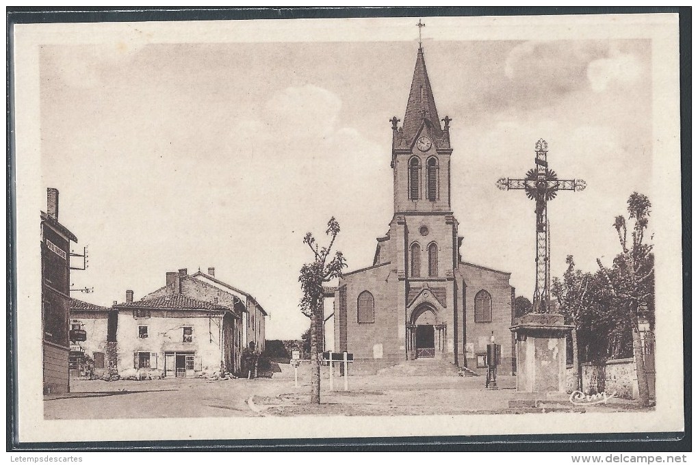 - CPA 43 - Loudes, Cure D'air - Place De L'église Et La Croix - Loudes