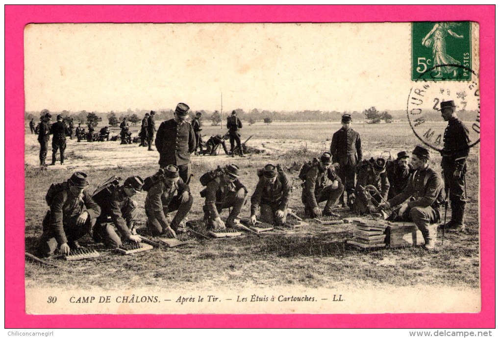 Camp De Châlons - Après Le Tir - Les Etuis à Cartouches - Animée - Dos Vert - L.L. - Camp De Châlons - Mourmelon