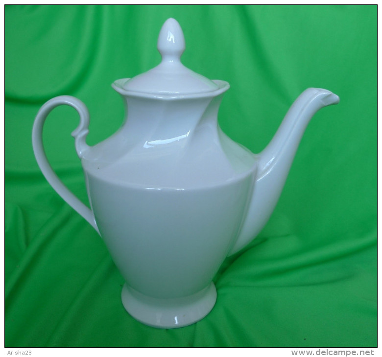 Vintage Latvia USSR Soviet Pottery Porcelain Large White Tea Pot - Other & Unclassified
