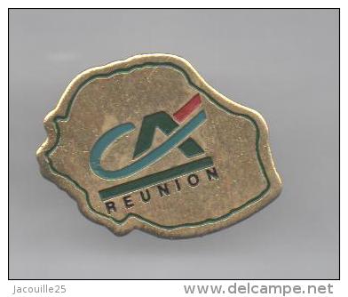 PINS PIN'S  BANQUE CA CREDIT AGRICOLE 23 X 19  MMS LA REUNION - Banche