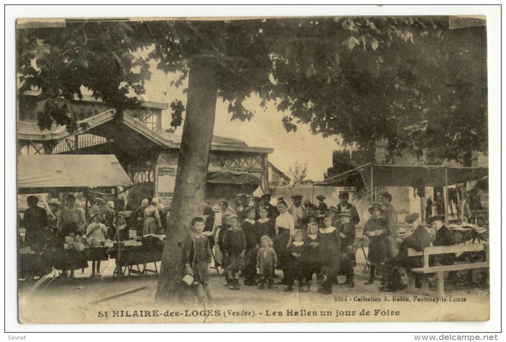 SAINT-HILAIRE-des-LOGES. - Les Halles Un Jour De Foire.  Superbe Cliché. Carte Rare - Saint Hilaire Des Loges