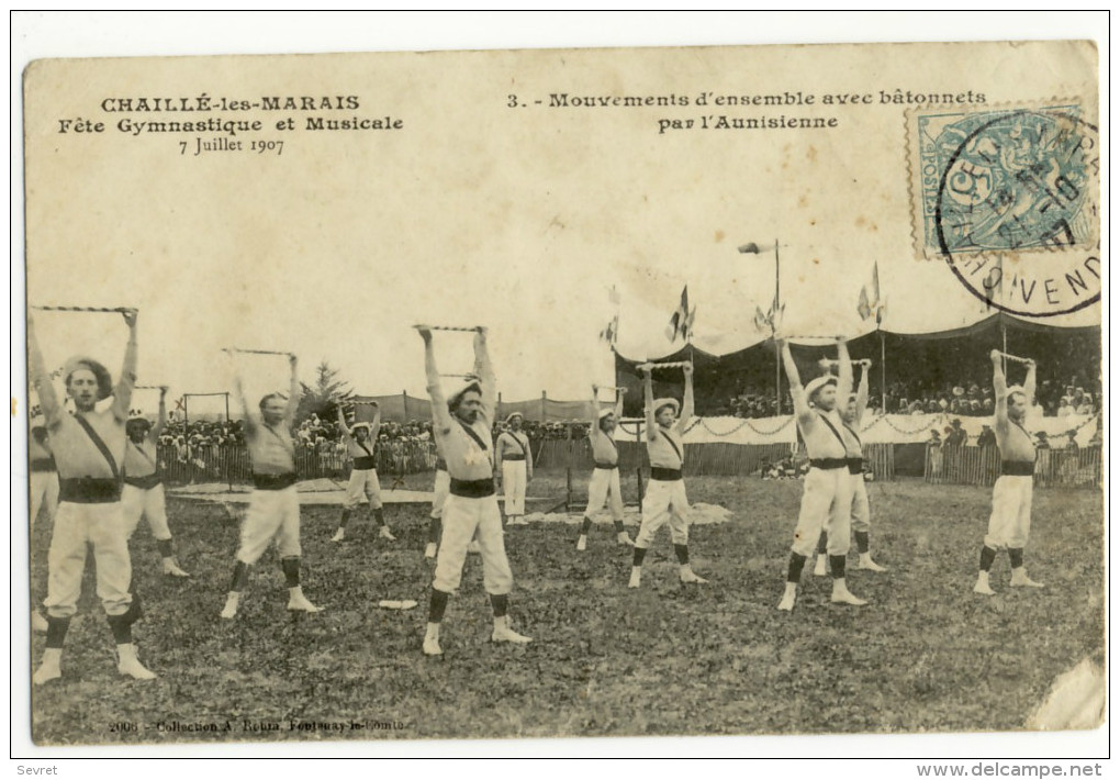 CHAILLE LES MARAIS. - Fête Gymnastique Et Musicale 7 Juillet 1907. Mouvements D´ensemble Avec Bâtonnets - Chaille Les Marais