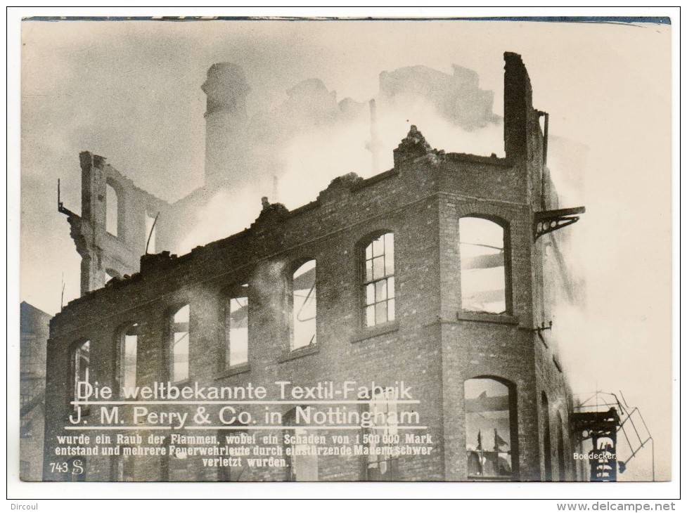 27932  -   Nottingham    Die  Weltbekannte  Textril-Fabrik  J M Perry & Co  -  17  X 12 - Nottingham