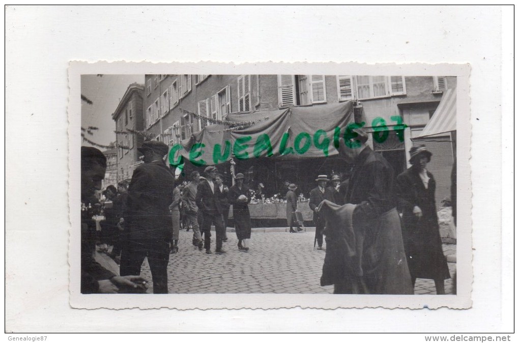 87 - LIMOGES - PHOTO ORIGINALE RUE ADRIEN DUBOUCHE - A DROITE RUE CERVIERES- ANNEES 1925-30 - Autres & Non Classés