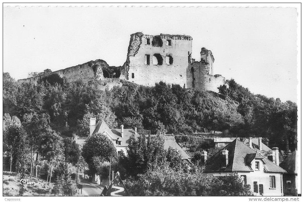 Coucy Le Château Ruines Du XIIIe S. Très Bon Etat - Autres & Non Classés