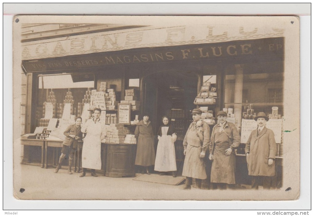 75 - PARIS - XVIIIème - Carte Photo Située Place Clichy  - MAGASINS F.LUCE - Arrondissement: 18