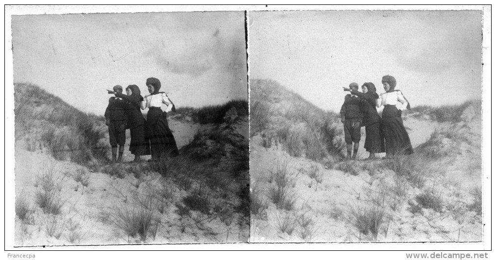 S0122 - PARIS-Plage - Dans Les Dunes - Famille Debeux - 1910 - Photos Stéréoscopiques