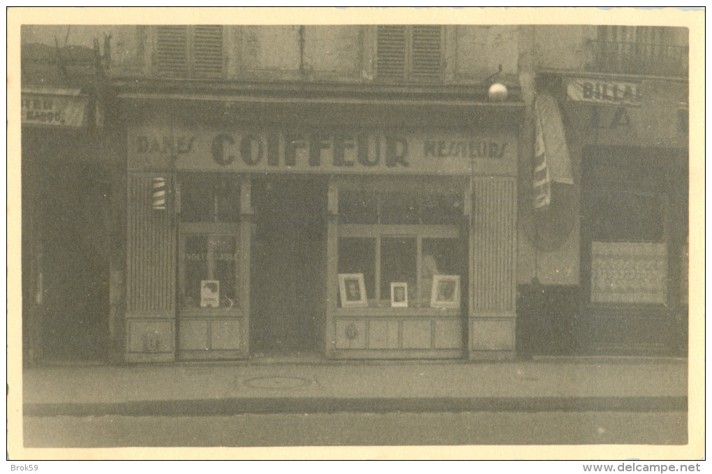 75 PARIS -  SALON DE COIFFURE RAYMOND DROUIN 1945 - 136 RUE MARCADET - DEVANTURE - Arrondissement: 18