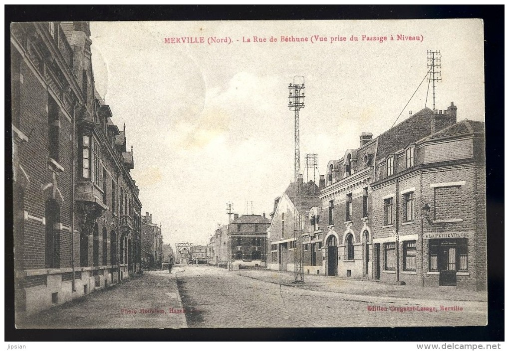 Cpa Du 59  Merville La Rue De Béthune -- Vue Prise Du Passage à Niveau      TRIS2 - Merville