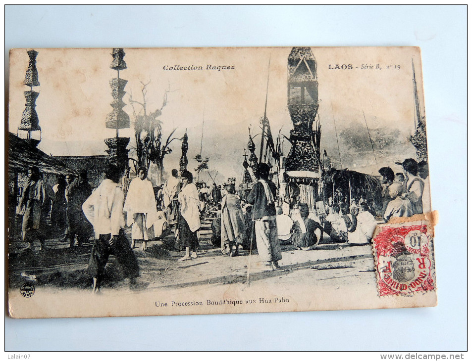 Carte Postale Ancienne : LAOS : Une Procession Bouddhique Aux Hua Pahn , Timbre - Laos