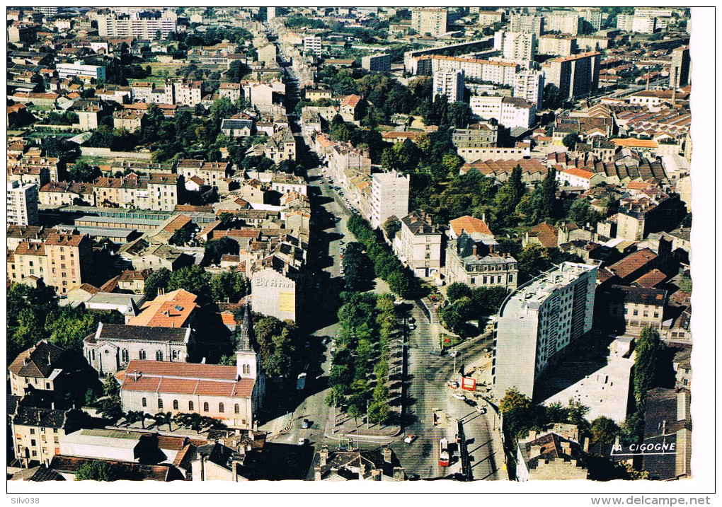 Villeurbanne Vue Generale Au 1er Plan La Place Grandclement - Villeurbanne