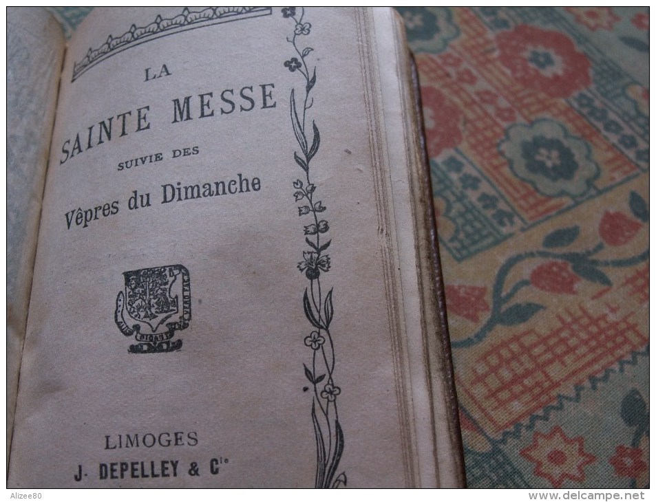 ""  PETIT  LIVRE  COUVERTURE  CUIR - TRANCHE  DOREE  //  LA  SAINTE  MESSE    1920  //  80 Pages  "" - Religion & Esotericism