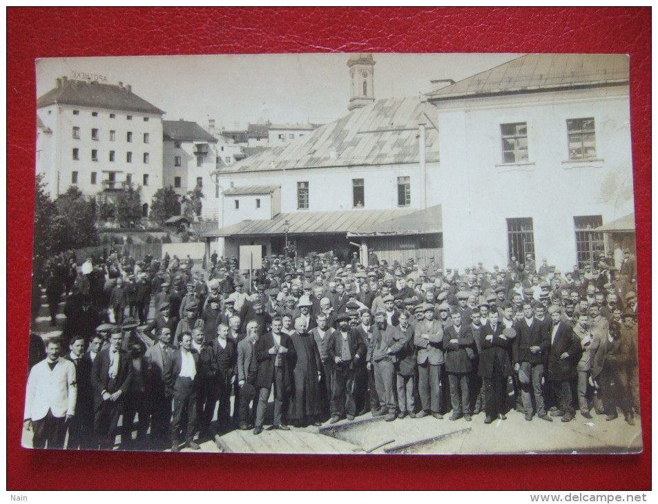 ALLEMAGNE - TRAUNSTEIN - CARTE PHOTO - ( PRISONNIERS , FETE , MANIFESTATION.....???) - RARE - - Traunstein