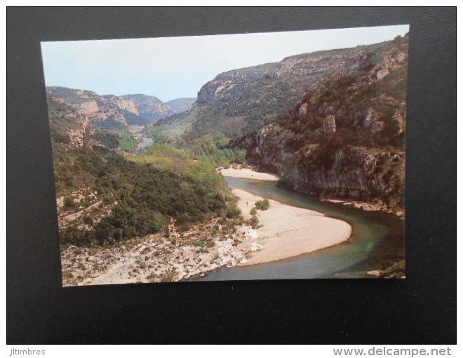 (30) Carte Postale Les Gorges Du Gardon : Le Gardon Entre UZES Et COLLIAS - Otros & Sin Clasificación