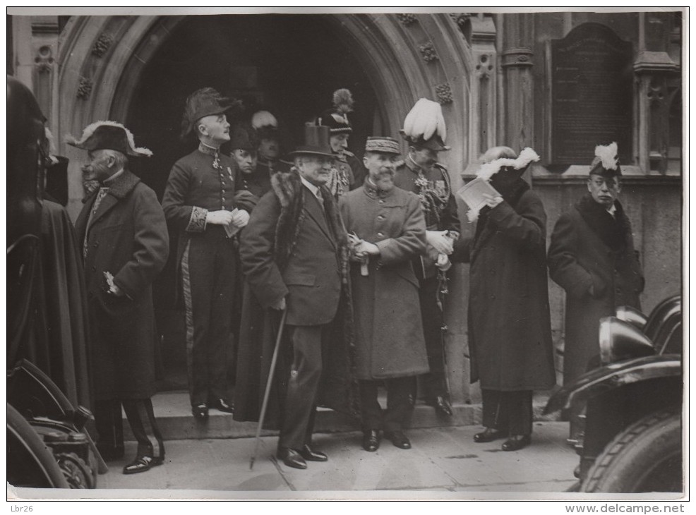 RARE  Photo Par MEURISSE Du Général GOURAUD Devant Le Temple Anglican Rue D´Aguesseau  Vers 1925 Format  18x13 - Guerre, Militaire