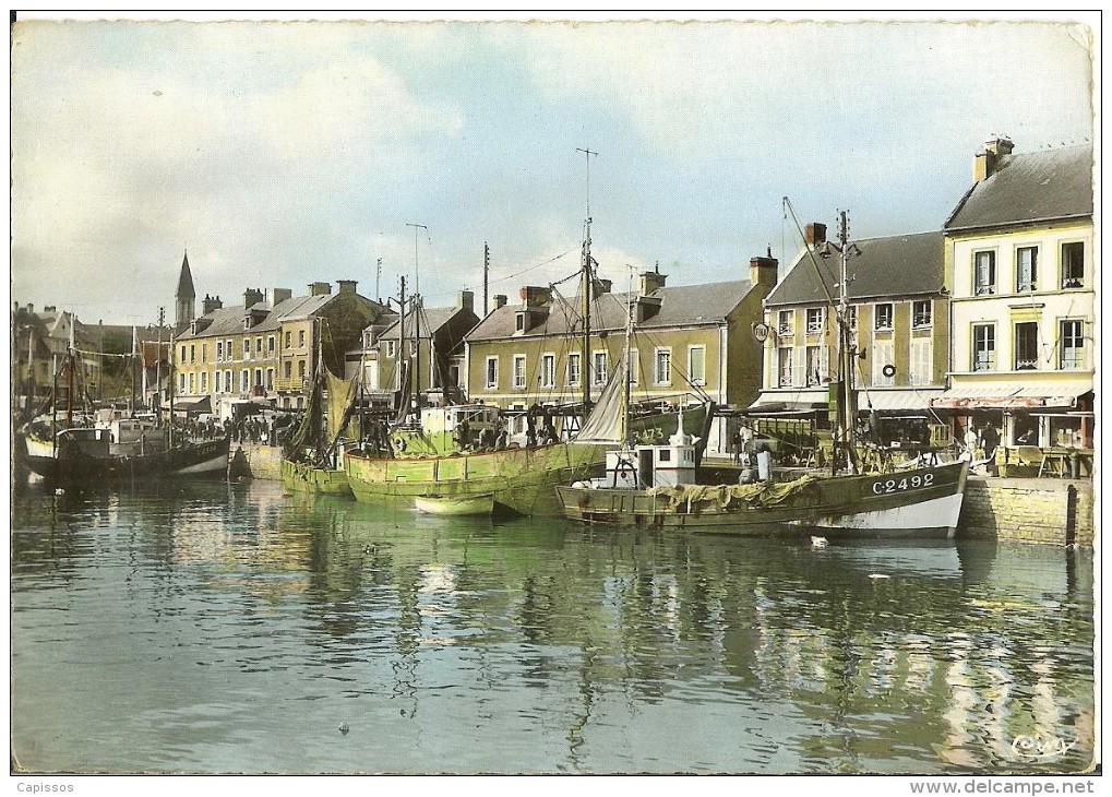 Port En Bessin Le Port Bateaux De Pêche à Quai Bon Etat - Other & Unclassified