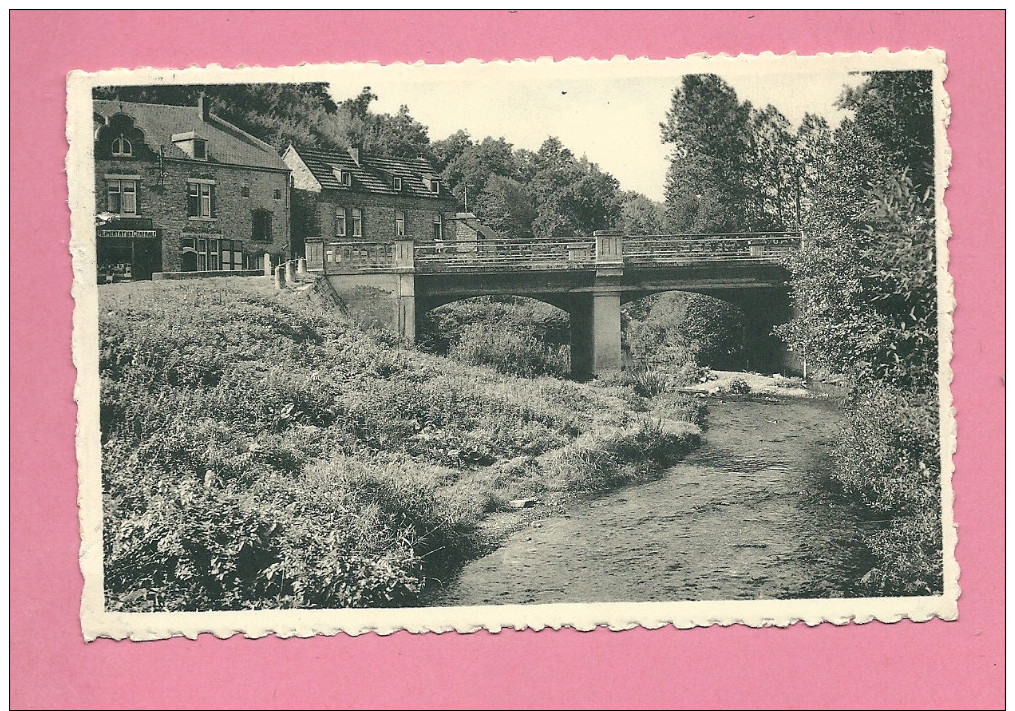 C.P.    Hermeton-sur-Meuse  :  Le  Pont Et L' Hermeton - Hastière