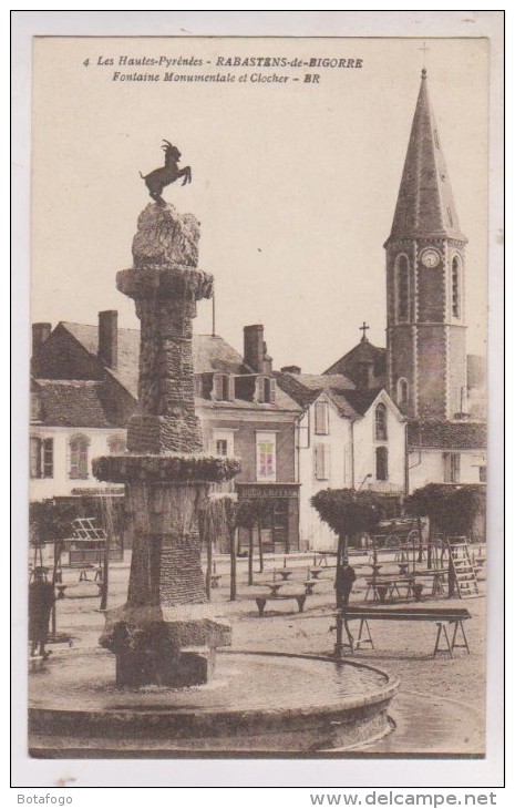 CPA DPT 65 RABASTENS DE BIGORRE, FONTAINE MONUMENTALE ET CLOCHER - Rabastens De Bigorre