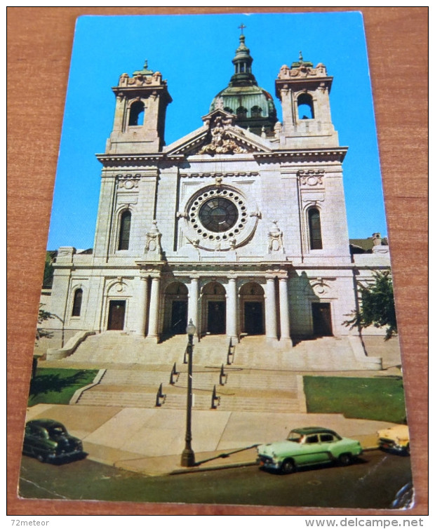 1954 1950 Pontiac Cars Voiture Basilica Minneapolis MN Postcard - Minneapolis