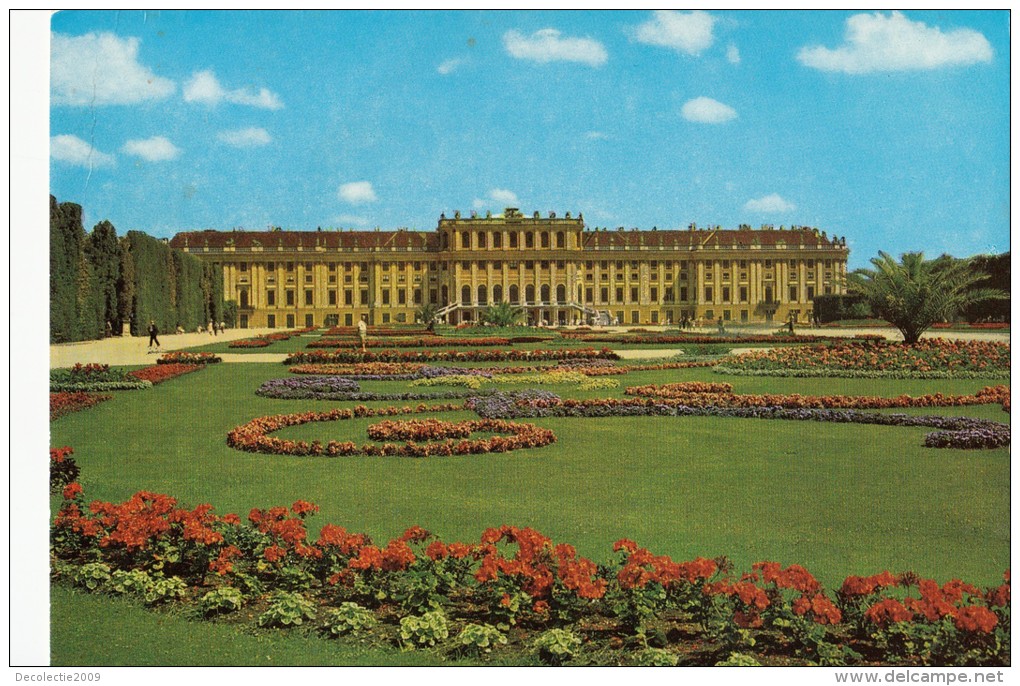 BF14604 Schonbrunn Schloss Und Bluimenparterre Austria  Front/back Image - Castello Di Schönbrunn