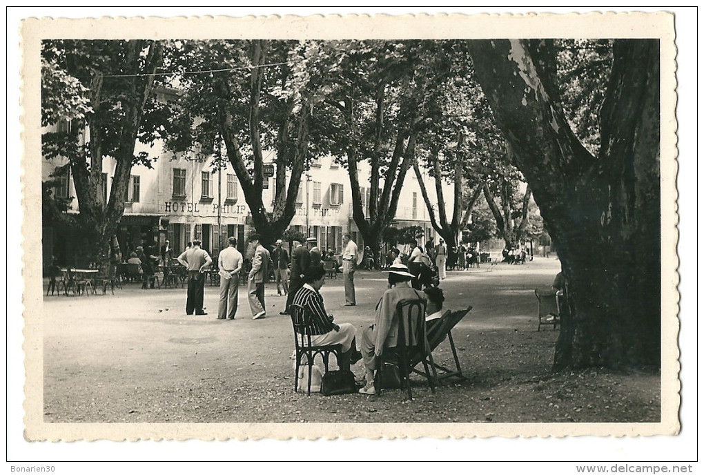 CPSM 04 ANNOT JOUEURS DE PETANQUE PLACE DES PLATANES HOTEL PHILIP - Pétanque