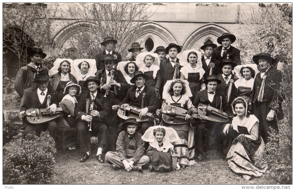 TULLE ECOLE VENTADOUR COMPAGNIE DES CHANTEURS DANSEURS ET MENETRIERS DU BAS-LIMOUSIN (CABRETAIRES BINIOU) - Tulle