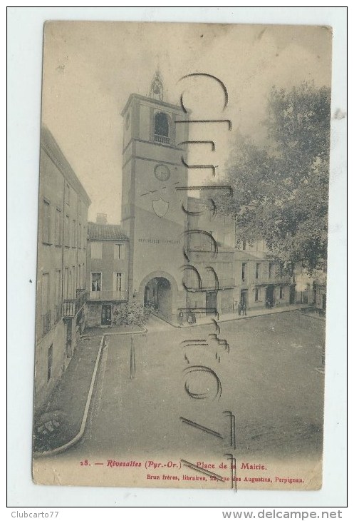 Rivesaltes (66)  : La Place De La Mairie En 1915 (animé)  PF. - Rivesaltes