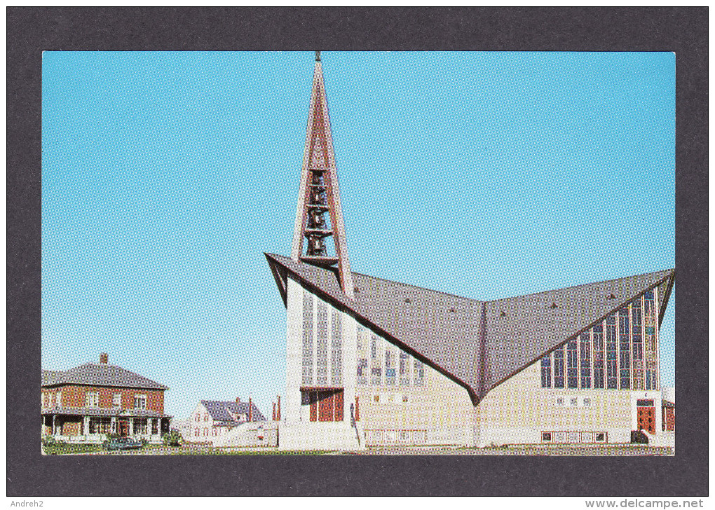 QUÉBEC - RIMOUSKI EST - PAROISSE ST YVES - VUE EXTÉRIEUR DE L'ÉGLISE - PAR UNIC - Rimouski