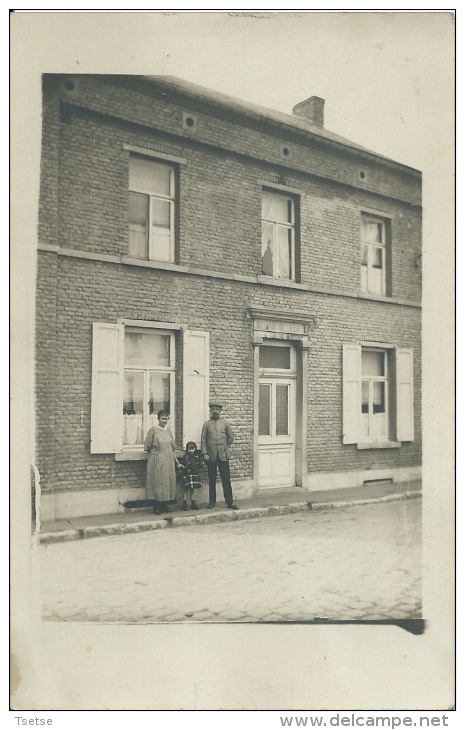 Matage-la-Grande - Façade De Maison Est Ses Habitants - Carte Photo à Situer ( Voir Verso ) - Doische