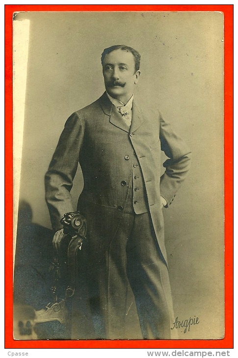 CPA Russie Russia - CARTE-PHOTO Personnage (cachet Au Dos) - Russie