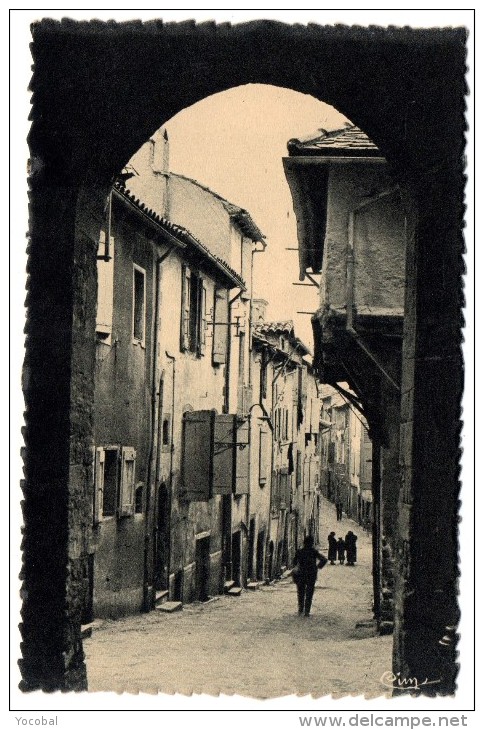 CP, 12, MILLAU, Vieilles Rue De La Voulte, Ecrite En 1947 - Millau