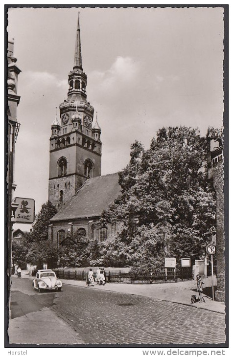 D-25524 Itzehoe - St. Laurentii Kirche - Car - VW - Itzehoe