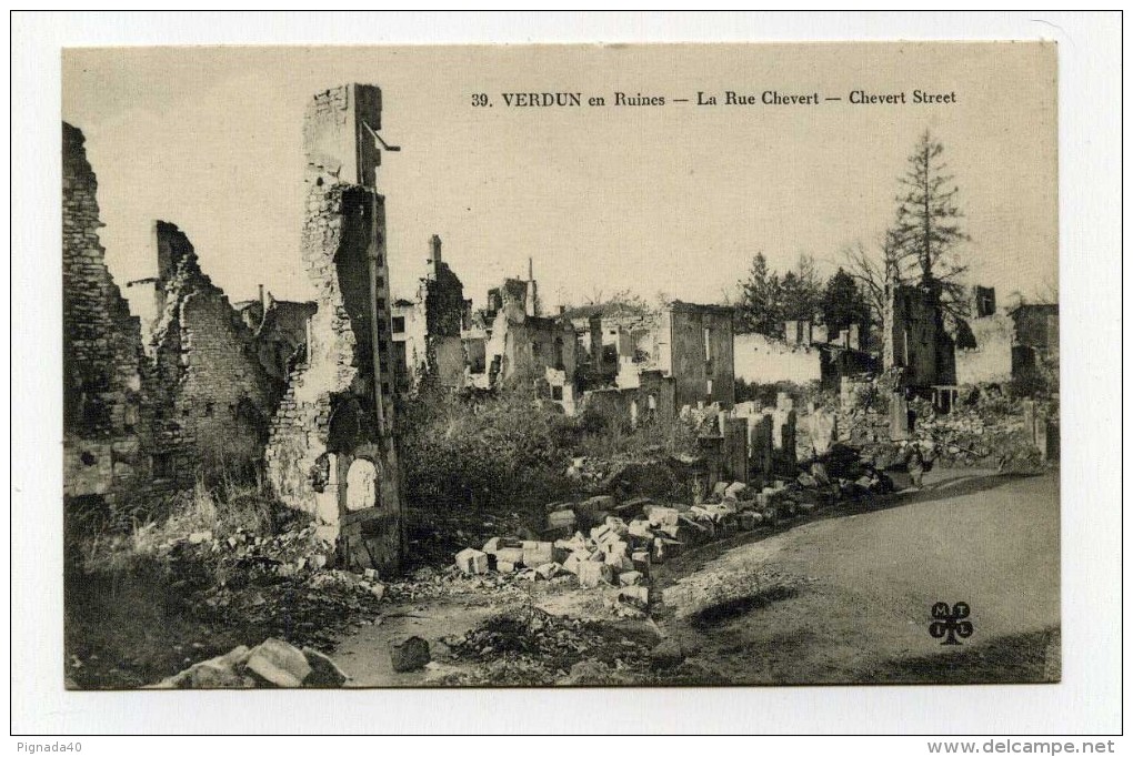 CP , 55 , VERDUN En Ruines, La Rue Chevert - Verdun