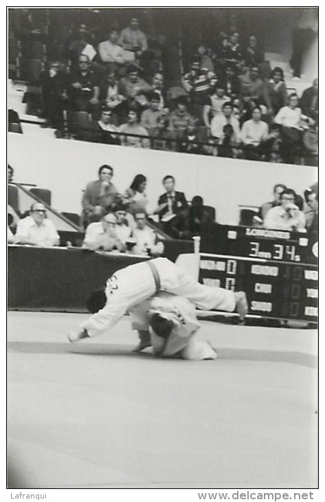 Ref A806- Arts Martiaux -judo -photo Souple Non Située- Rencontre Internationale Ou Nationale ??- Photo Bon Etat  - - Martial