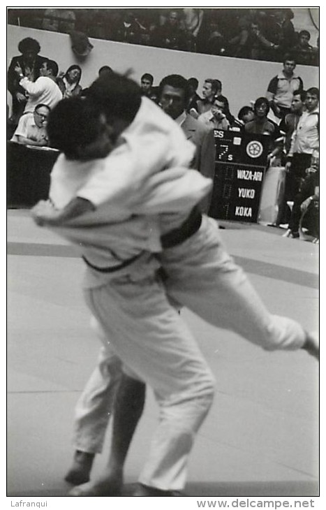 Ref A804- Arts Martiaux -judo -photo Souple Non Située- Rencontre Internationale Ou Nationale ??- Photo Bon Etat  - - Kampfsport