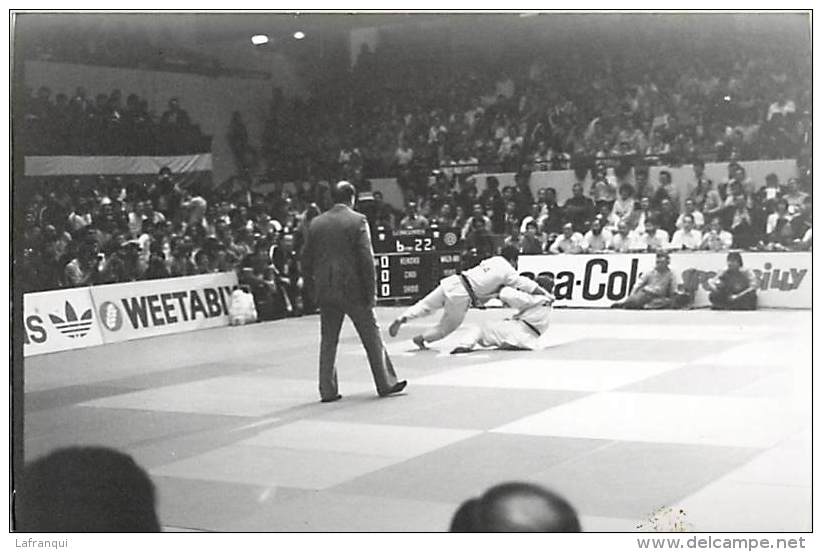 Ref A801- Arts Martiaux -judo -photo Souple Non Située- Rencontre Internationale Ou Nationale ??- Photo Bon Etat  - - Martiaux
