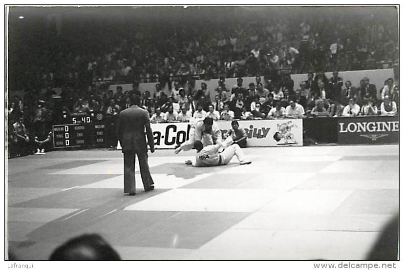 Ref A800- Arts Martiaux -judo -photo Souple Non Située- Rencontre Internationale Ou Nationale ??- Photo Bon Etat  - - Martial