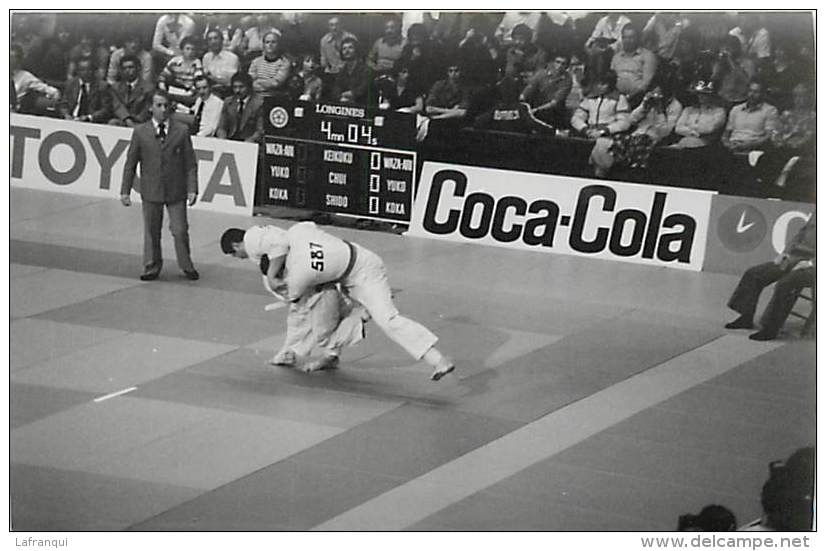 Ref A790- Arts Martiaux -judo -photo Souple Non Située- Rencontre Internationale Ou Nationale ??- Photo Bon Etat  - - Martial