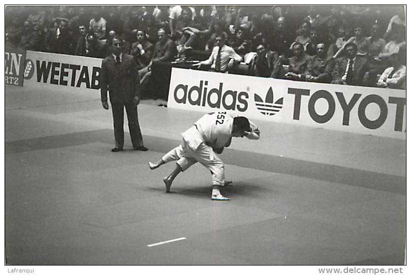 Ref A787- Arts Martiaux -judo -photo Souple Non Située- Rencontre Internationale Ou Nationale ??- Photo Bon Etat  - - Martiaux