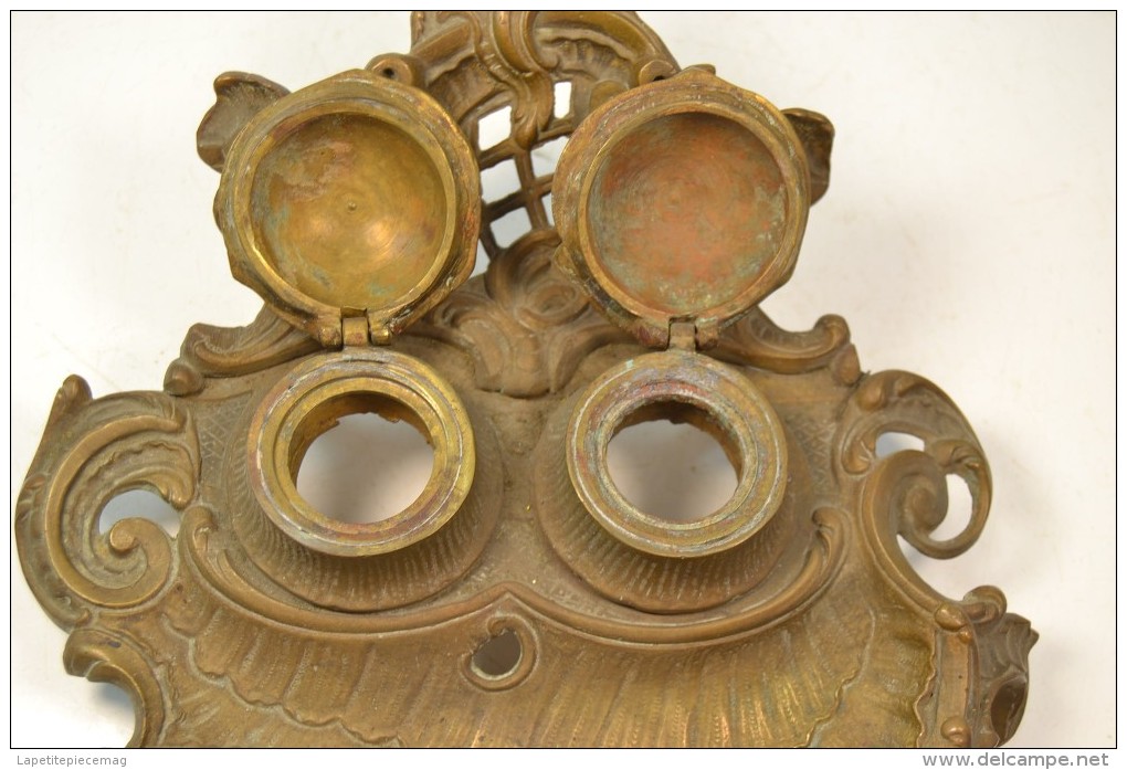 Ancien Encrier En Bronze Décor Floral Style Art Nouveau - Inkwells