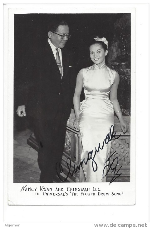 9617 -  Nancy Kivan And Chingivah Lee In Universal's " The Flower Drum Song" Avec Signatures - Acteurs