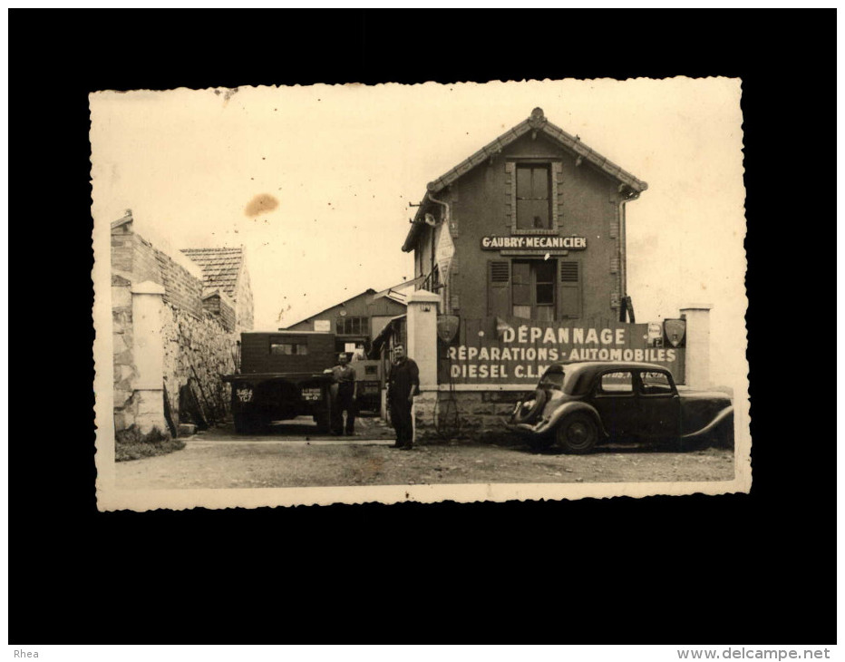 2 Très Belles CARTES PHOTO  Garage AUBRY - Mécanicien -  Région Parisienne Ou Normandie - A Identifier