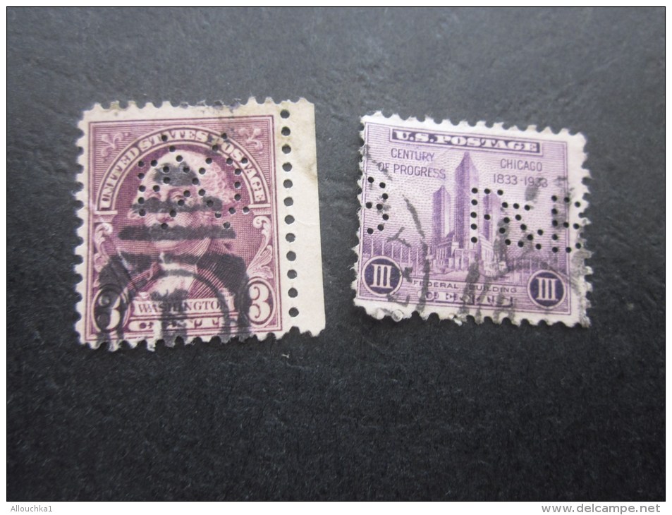 2 Timbres:US Postage USA United States Of America Perforé Perforés Perfin Perfins Stamp Perforated PERFORE  &gt;Trés Bie - Perforés