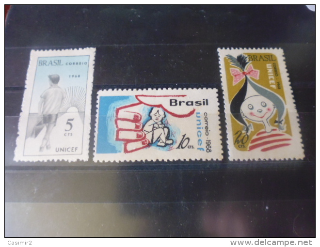 TIMBRE   De  BRESIL   YVERT N° 869.871 - Unused Stamps