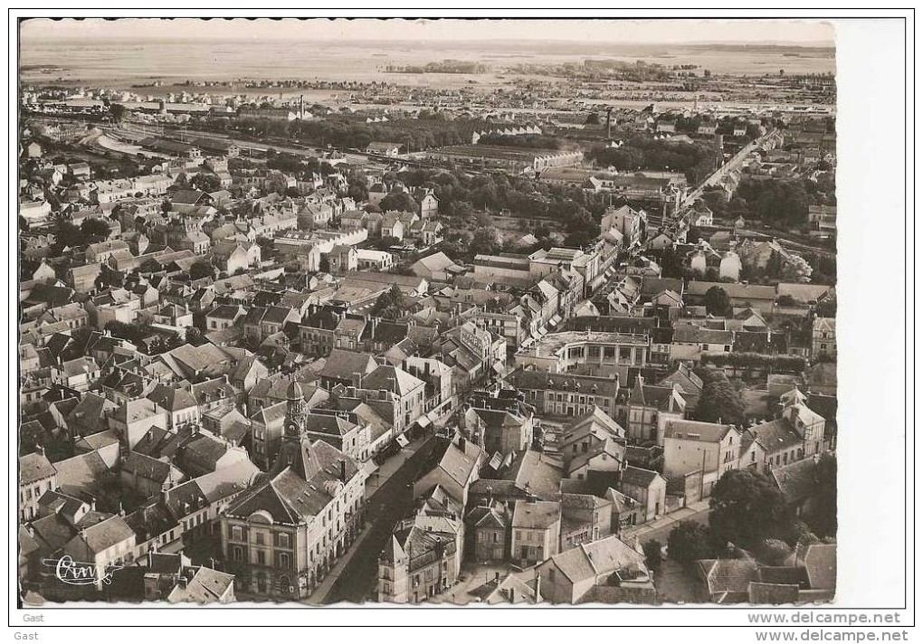 ROMILLY S  SEINE   VUE  AERIENNE  HOTEL DE VILLE  ET LA RUE DE LA  BOULE  D  OR - Romilly-sur-Seine