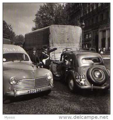 Robert DOISNEAU,Boulevard St Denis Paris, Rapho Et  Productions Flammarion 2000,automobiles Policier, Camion - Doisneau